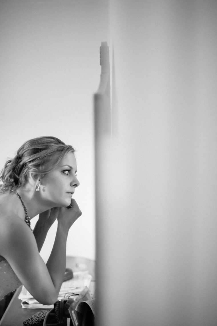 bride getting ready for wedding in richmond bc