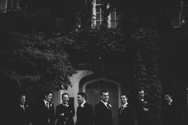 unique groomsmen picture
