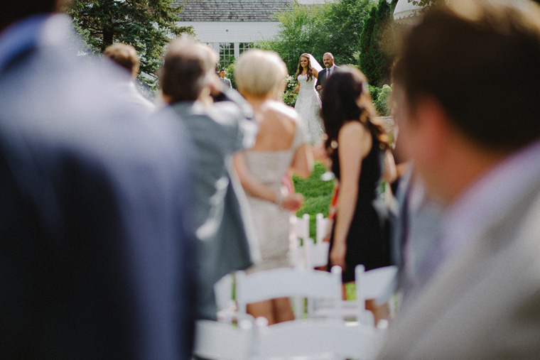 bride entrance at gates on roblin