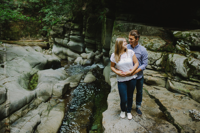 vancouver river canyon engagmenet