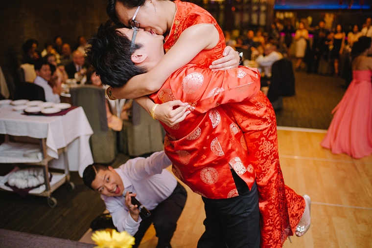 chinese bride and groom kissing