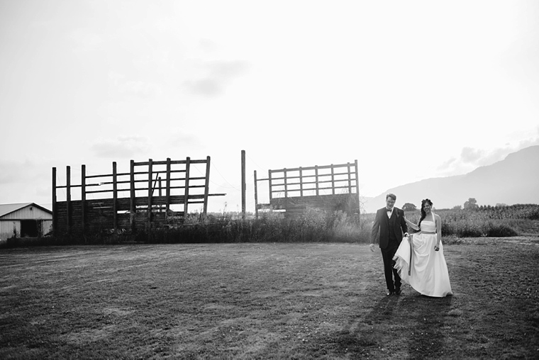 vancouver barn wedding photos