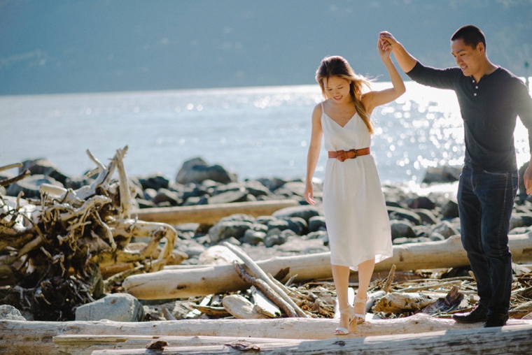 vancouver beach engagement portraits
