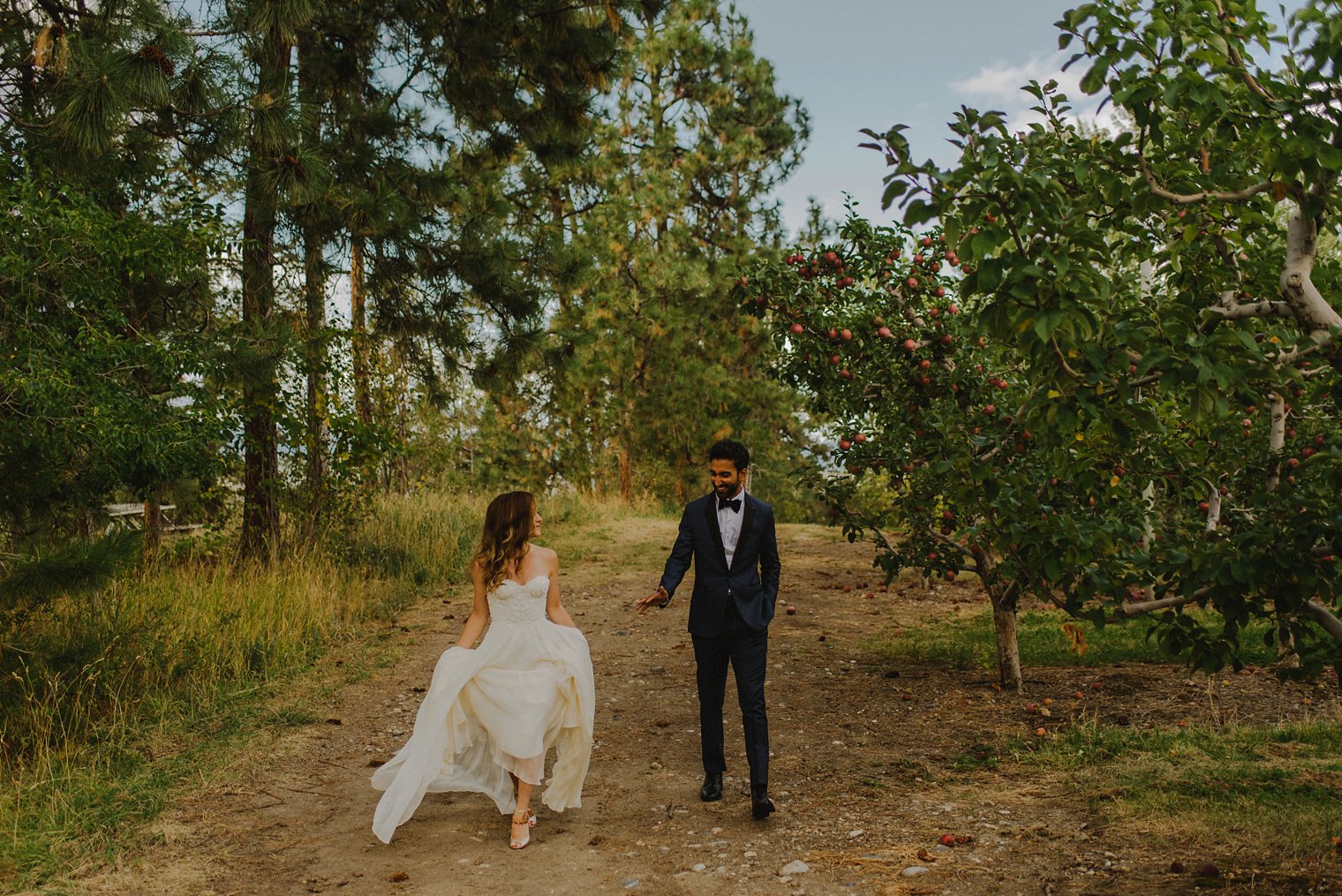candid kelowna orchard wedding