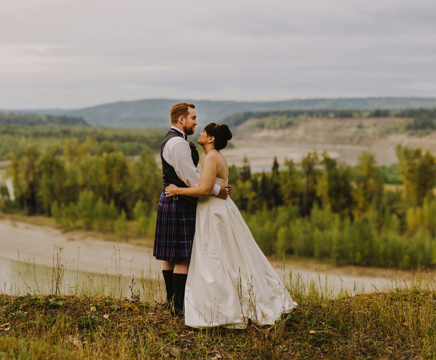 unique quesnel wedding photos